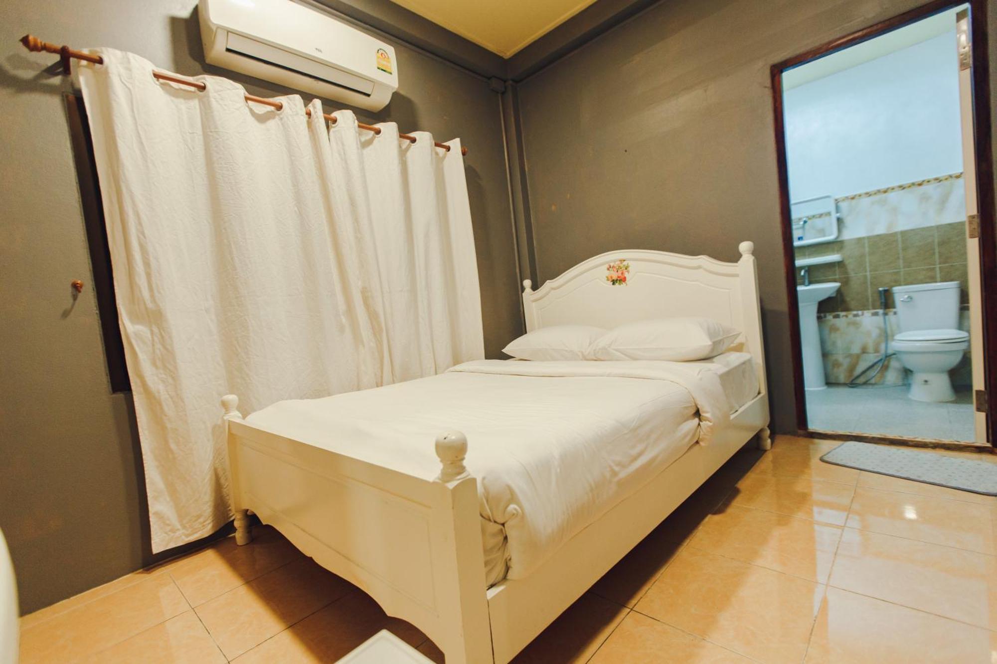 Agga Cnx Hostel Τσιάνγκ Μάι Εξωτερικό φωτογραφία